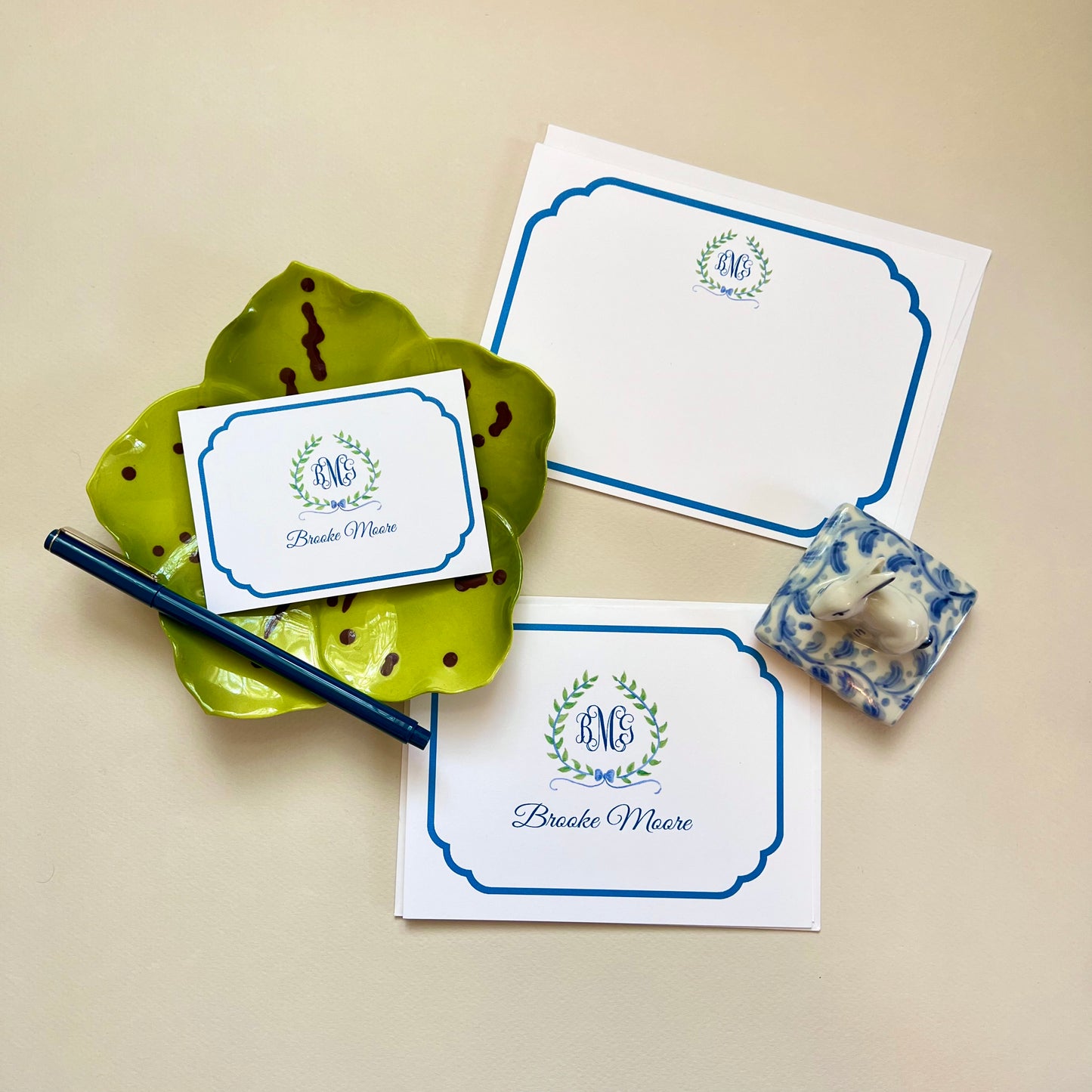 Laurel with Monogram Stationery Set